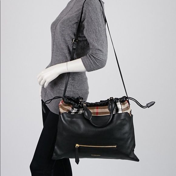 $9️⃣2️⃣5️⃣ Big Crush Housecheck Leather Tote - Picture 4 of 10